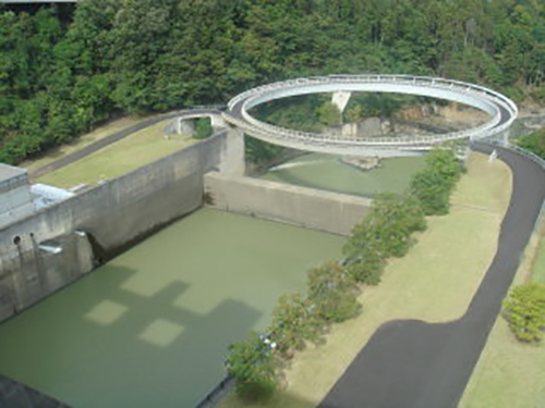 2014年10月12日（日）京都府南丹市の日吉ダムを見学してきました。